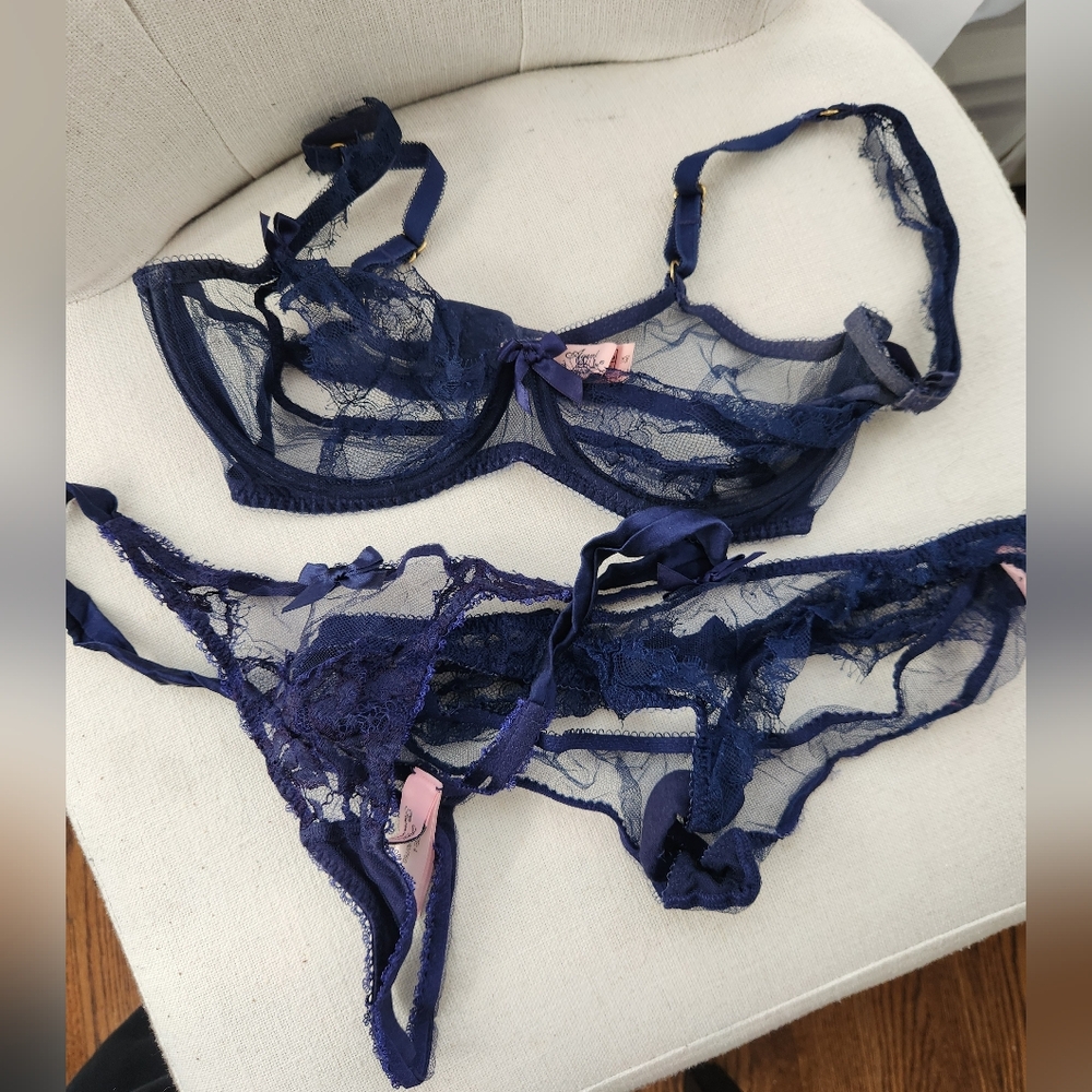 Agent Provocateur Navy Lace 3-Piece Set 34C / Size 4 Brief & Thong